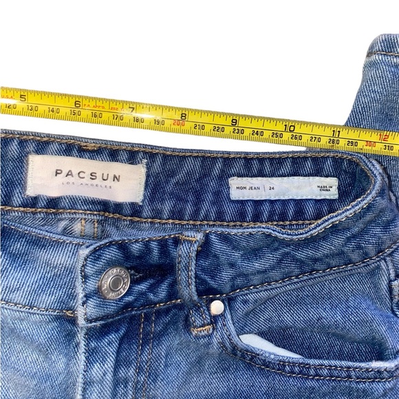 Black Rose Embroidered Pac Sun Mom Jeans size 24 - Picture 5 of 7